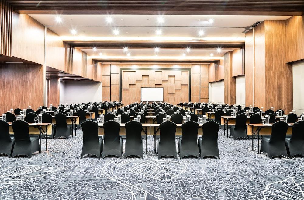 ASTON Sidoarjo City Hotel&Conference Center Exterior foto